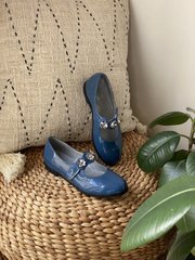 Lacquered leather ballet blue shoes