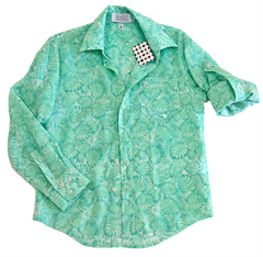 Сорочка бавовняна зелена з принтом з листями для хлопчика