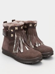 Brown winter boots with fur