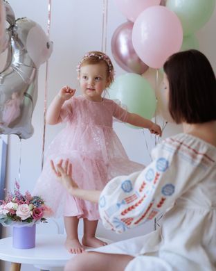 A delicate pink dress with flared tulle sleeves, pink, 116