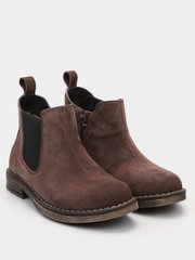Brown suede winter chelsea boots on fur
