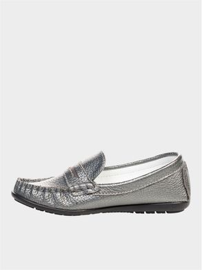 Pearl leather moccasins