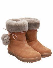 1/High brown winter boots with pompoms