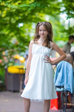 White cotton dress with an inflated belt