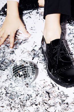 Black patent leather shoes with laces